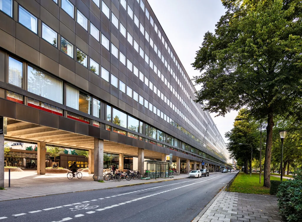 Fasaden på Karlahuset i Garnisonen.